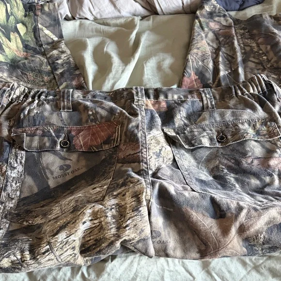 Mossy Oak Camouflage Cargo Pants - XL - Picture 4 of 4